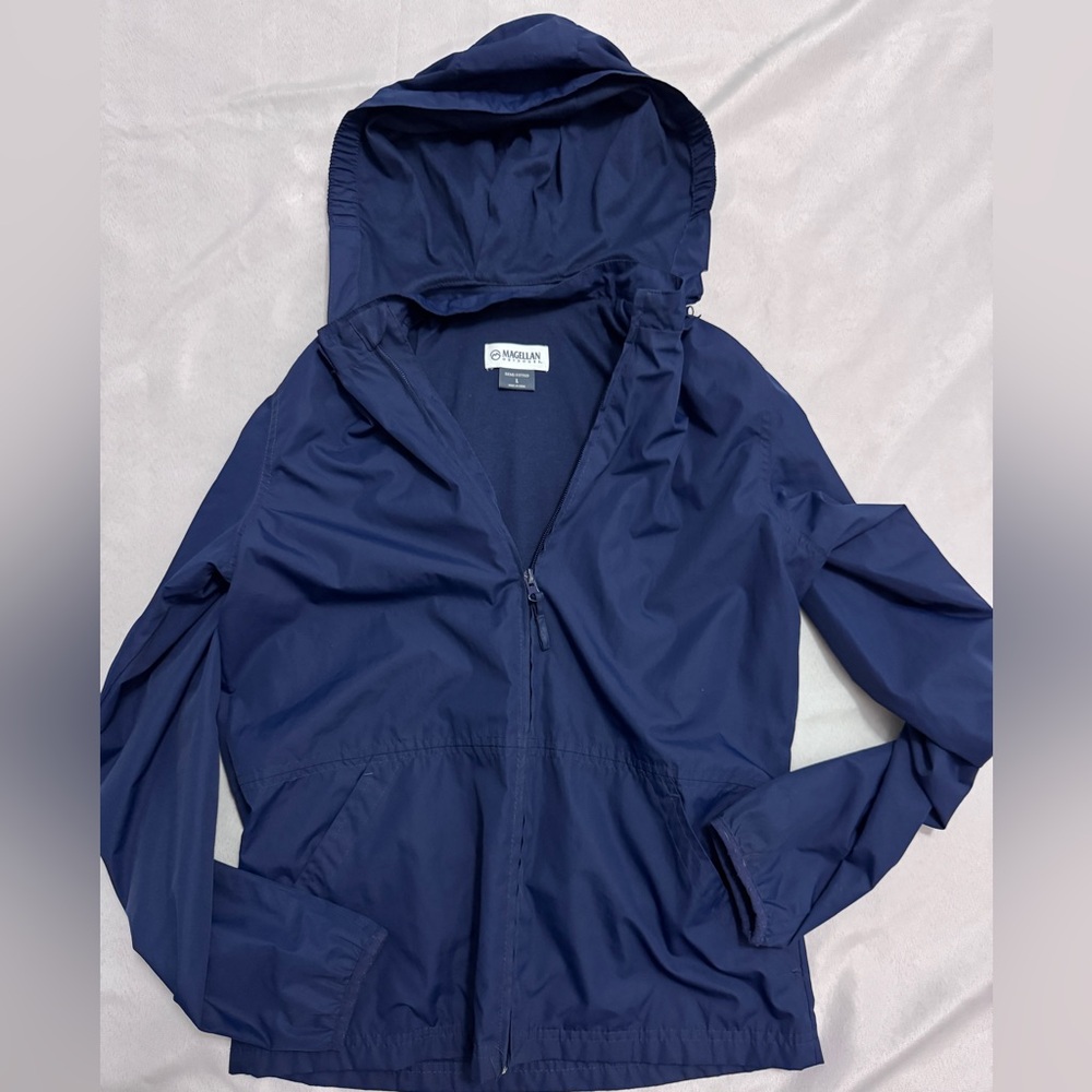 Magellan Outdoors Kids Navy Raincoat Large 14/16 Like New